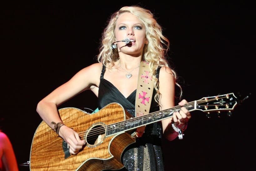 TAYLOR SWIFT